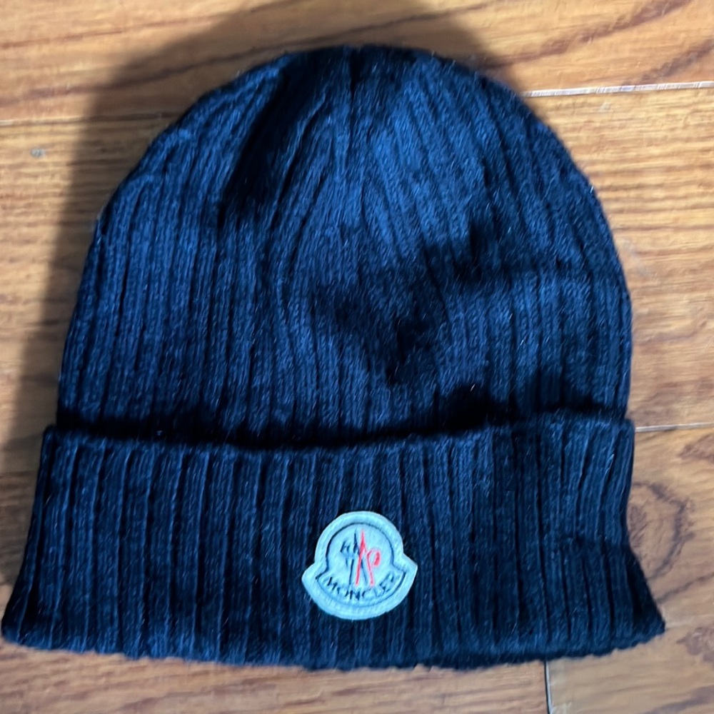 Kids montcler beanie slightly used